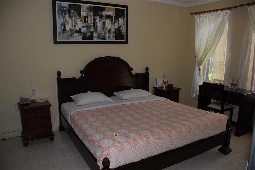 Oyo 2334 Melka Excelsior Hotel Singaraja Buitenkant foto