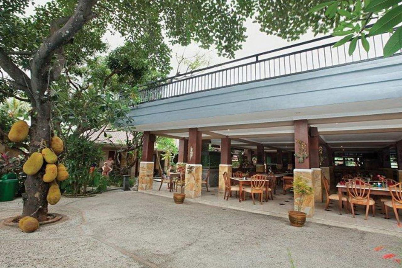Oyo 2334 Melka Excelsior Hotel Singaraja Buitenkant foto
