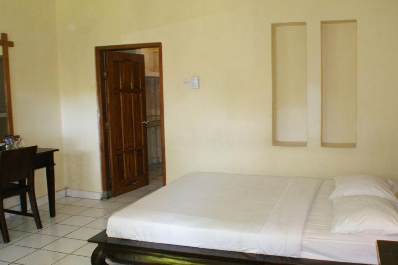 Oyo 2334 Melka Excelsior Hotel Singaraja Buitenkant foto